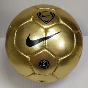 Nike Scorpion KO Gold Chrome | 2002 | Secret Tournament | The Cage Advertisement | Size 5